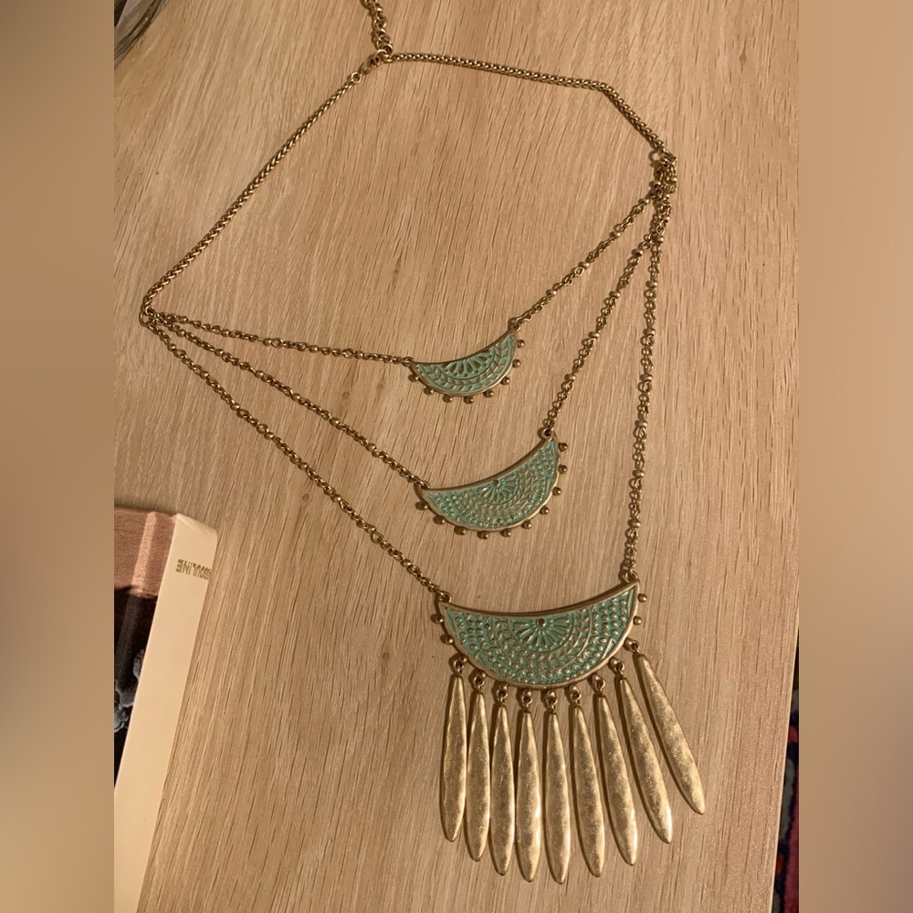 PRELOVED BOHEMIAN TRIPED LAYER NECKLACE